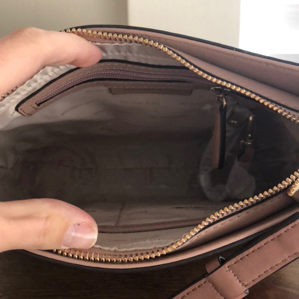 Michael Kors Gloria Fawn Pink crossbody brand new without tags! - Picture 5 of 5